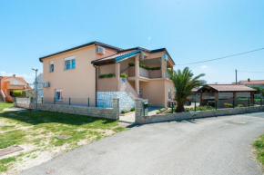 Apartments with a parking space Nin, Zadar - 19555